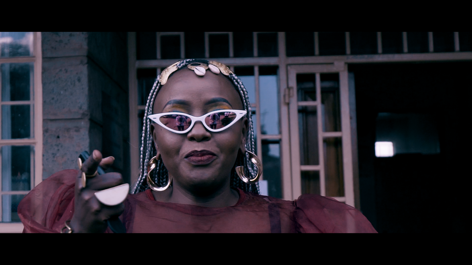 ITW_DRUMMER QUEEN.22_02_50_22.Still008.png